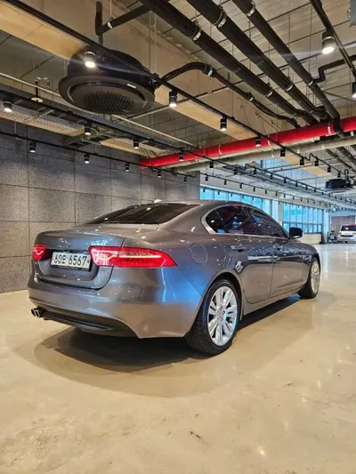 Jaguar XE 2016, 120000 км, за 4625.04 USD