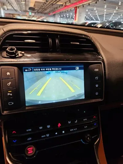 Jaguar XE 2016, 120000 км, за 4625.04 USD - фото 12