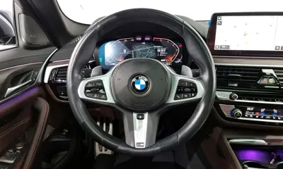 BMW 5-Series 2021, 46241 км, за 26208.61 USD - фото 13