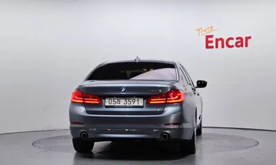 BMW 5-Series 2018, 94032 км, за 16092.7 USD