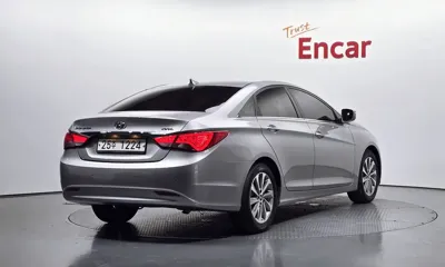Hyundai Sonata 2013, 126503 км, за 3185.33 USD
