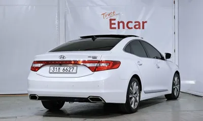 Hyundai Grandeur 2015, 127399 км, за 5842.2 USD