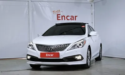 Hyundai Grandeur 2015, 127399 км, за 5842.2 USD