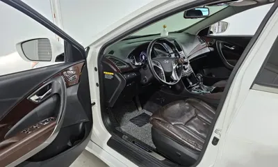 Hyundai Grandeur 2015, 127399 км, за 5842.2 USD - фото 10