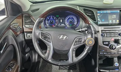Hyundai Grandeur 2015, 127399 км, за 5842.2 USD - фото 13