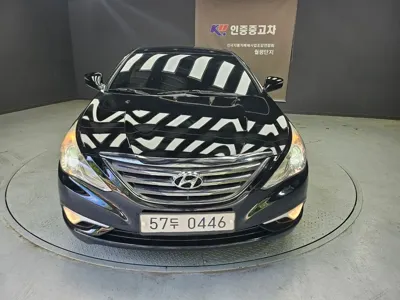 Hyundai Sonata 2014, 212966 км, за 2290.93 USD