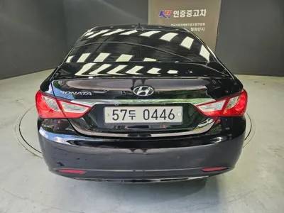 Hyundai Sonata 2014, 212966 км, за 2290.93 USD