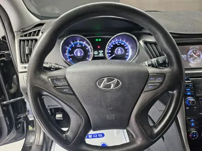 Hyundai Sonata 2014, 212966 км, за 2290.93 USD - фото 9