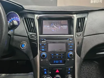 Hyundai Sonata 2014, 212966 км, за 2290.93 USD - фото 12