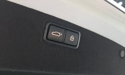 Hyundai Genesis 2016, 130894 км, за 8379.38 USD - фото 20
