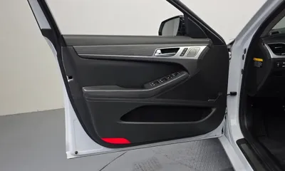Hyundai Genesis 2016, 130894 км, за 8379.38 USD - фото 24