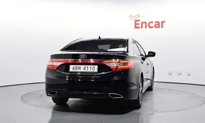 Hyundai Grandeur 2014, 125940 км, за 3973.51 USD