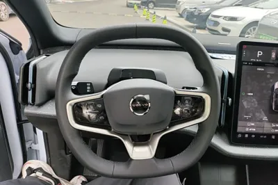 Volvo EX30 2025, 400 км, за 21759 USD - фото 13