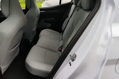 Volvo EX30 2025, 400 км, за 21759 USD - фото 20