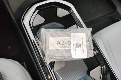 Volvo EX30 2025, 400 км, за 21759 USD - фото 23