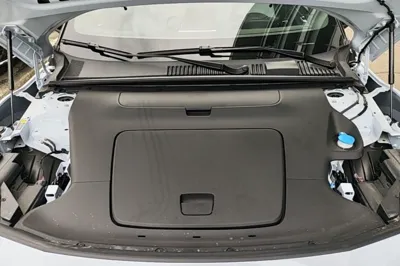 Volvo EX30 2025, 400 км, за 21759 USD - фото 24