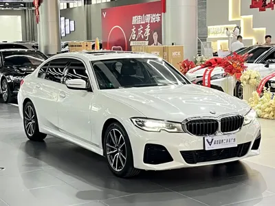 BMW 3 Series 2021, 131000 км, за 18953.09 USD