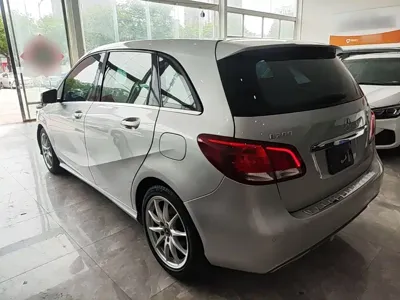 Mercedes-Benz B-Class 2015, 117700 км, за 6114.72 USD