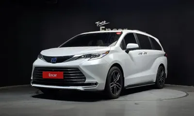 Toyota Sienna · 2024 год
