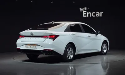 Hyundai Avante 2021, 111098 км, за 9100.95 USD