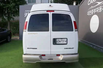 Chevrolet Express Van 2001, 75244 км, за 6180.07 USD
