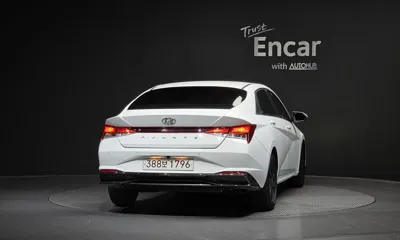 Hyundai Avante 2023, 80404 км, за 10371.54 USD