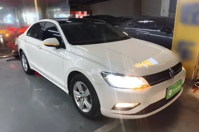 Volkswagen Lamando 2018, 132000 км, за 8273 USD