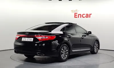 Hyundai Grandeur 2011, 193413 км, за 2593.77 USD