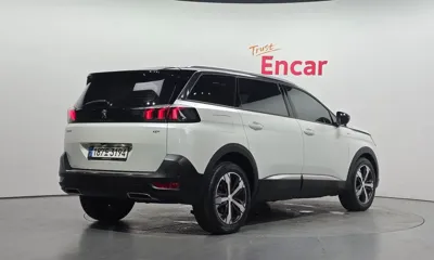 Peugeot 5008 2022, 50941 км, за 21824.12 USD