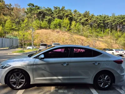 Hyundai Avante 2017, 203661 км, за 4457.14 USD