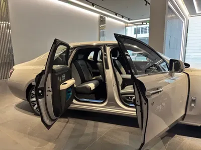 Rolls-Royce Ghost 0, 200 км, за 674828.81 USD - фото 9
