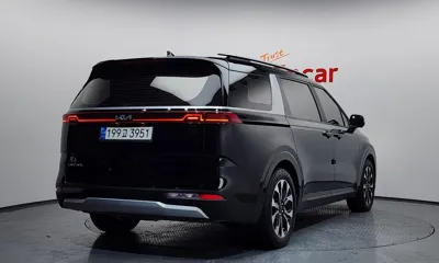 Kia Canival 2023, 50798 км, за 17682.1 USD