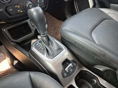 Jeep Renegade 2020, 97369 км, за 9381.11 USD - фото 10