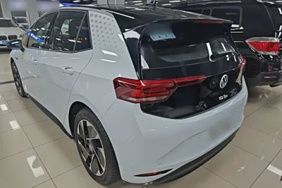Volkswagen ID.3 2023, 34000 км, за 13768 USD