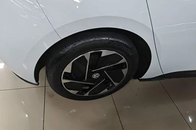 Volkswagen ID.3 2023, 34000 км, за 13768 USD - фото 11