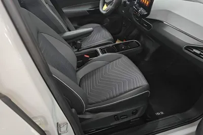Volkswagen ID.3 2023, 34000 км, за 13768 USD - фото 19