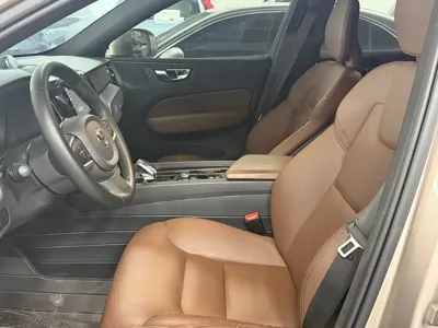 Volvo XC60 2024, 21000 км, за 23322.09 USD