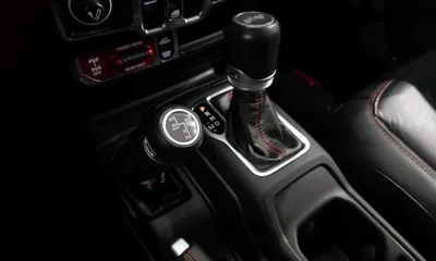 Jeep Wrangler 2021, 43018 км, за 29237.47 USD - фото 9