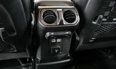 Jeep Wrangler 2021, 43018 км, за 29237.47 USD - фото 19