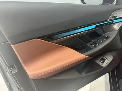 BMW 5 Series 2025, 16000 км, за 29060.65 USD