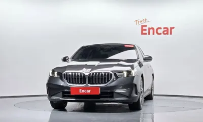BMW 5-Series 2024, 36684 км, за 33044.71 USD
