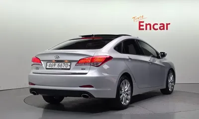 Hyundai i40 2014, 68297 км, за 4683.84 USD