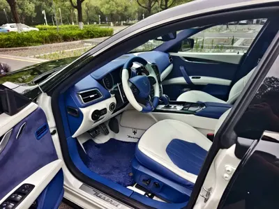 Maserati Ghibli 2015, 97000 км, за 19099.1 USD