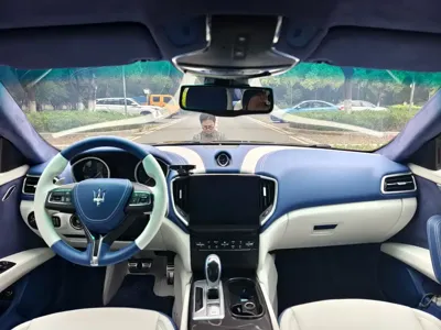 Maserati Ghibli 2015, 97000 км, за 19099.1 USD