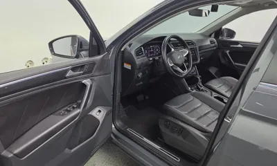 Volkswagen Tiguan 2021, 53109 км, за 19144.36 USD - фото 10