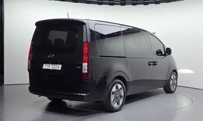 Hyundai Staria 2022, 48806 км, за 17781.61 USD