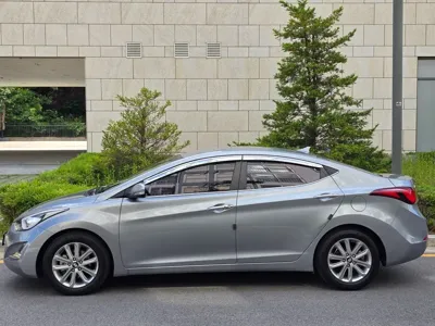 Hyundai Avante 2015, 102336 км, за 4680.49 USD
