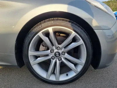 Hyundai Genesis 2009, 216617 км, за 1916.98 USD