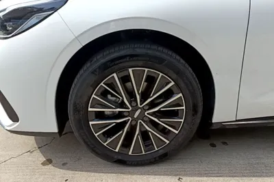 Geely Auto Emgrand 2026, 100 км, за 13236 USD - фото 10