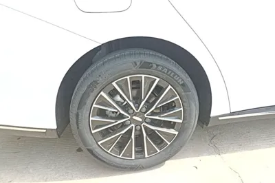 Geely Auto Emgrand 2026, 100 км, за 13236 USD - фото 16